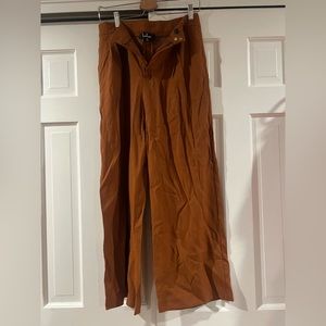 Lulu’s burnt Orange pants size medium great condition
